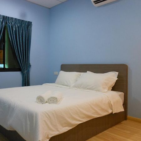 Eiman Homestay, Kluang Buitenkant foto